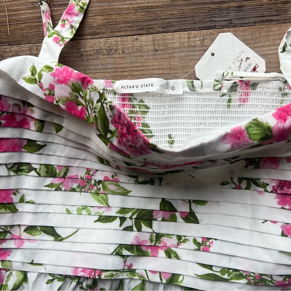 Altar’d State Women’s Fushia Floral Hannah Mini Dress Size Large NWT - Picture 3 of 7